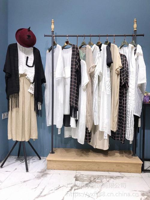 九天国际服装城 韩菲斯高端春夏女装及鞋帽折扣批发指南